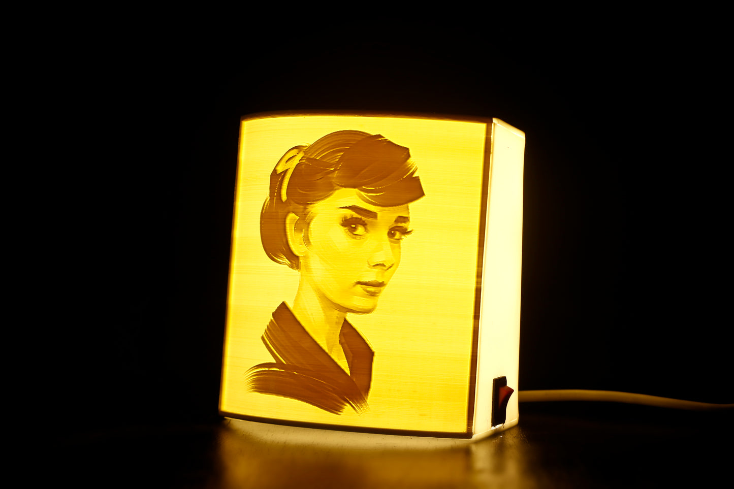 Custom Lithophane Photo Lamp – Personalized 3D Printed Lamp(Design After Order)